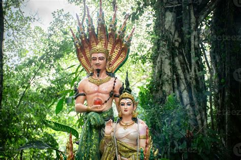  “Naga Serpent” ลวดลายอันวิจิตรและสีสันอันสดใส